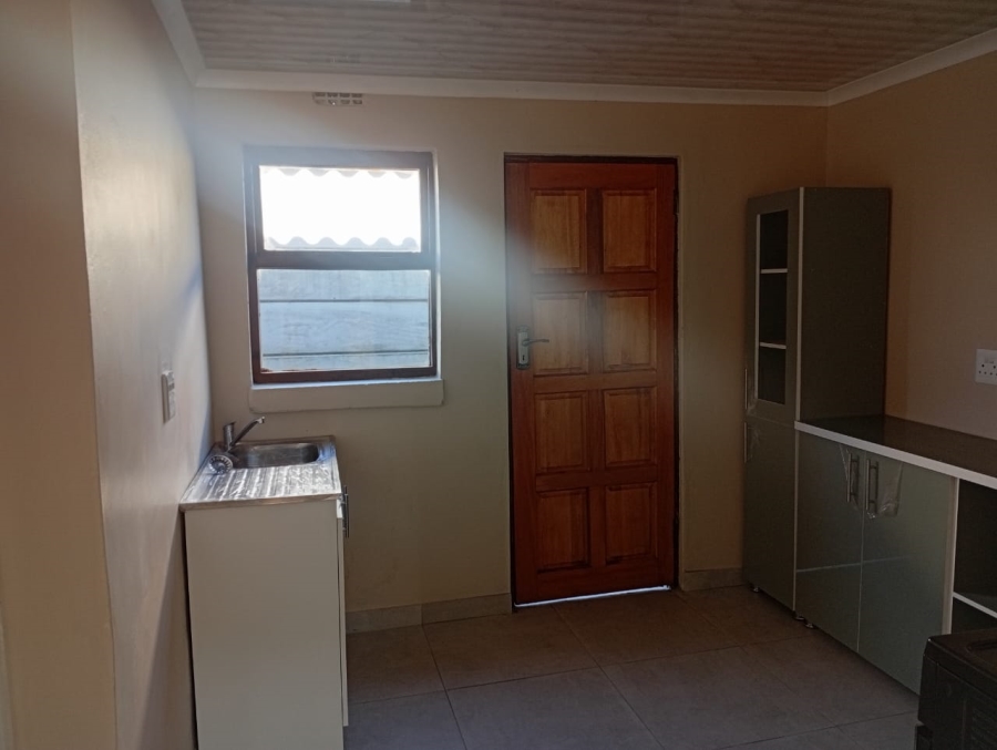 2 Bedroom Property for Sale in Mandela Park Western Cape